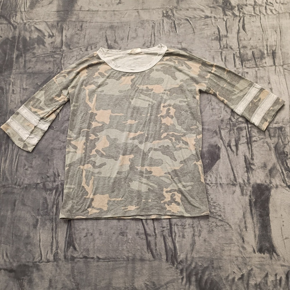 Peach Love California Camouflage Print Crew Neck 3/4 Sleeve Top Women's